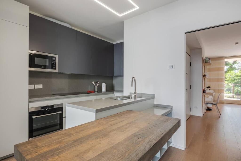 Easylife - Modern And Spacious Apt In Fiera City Life Milán Exterior foto