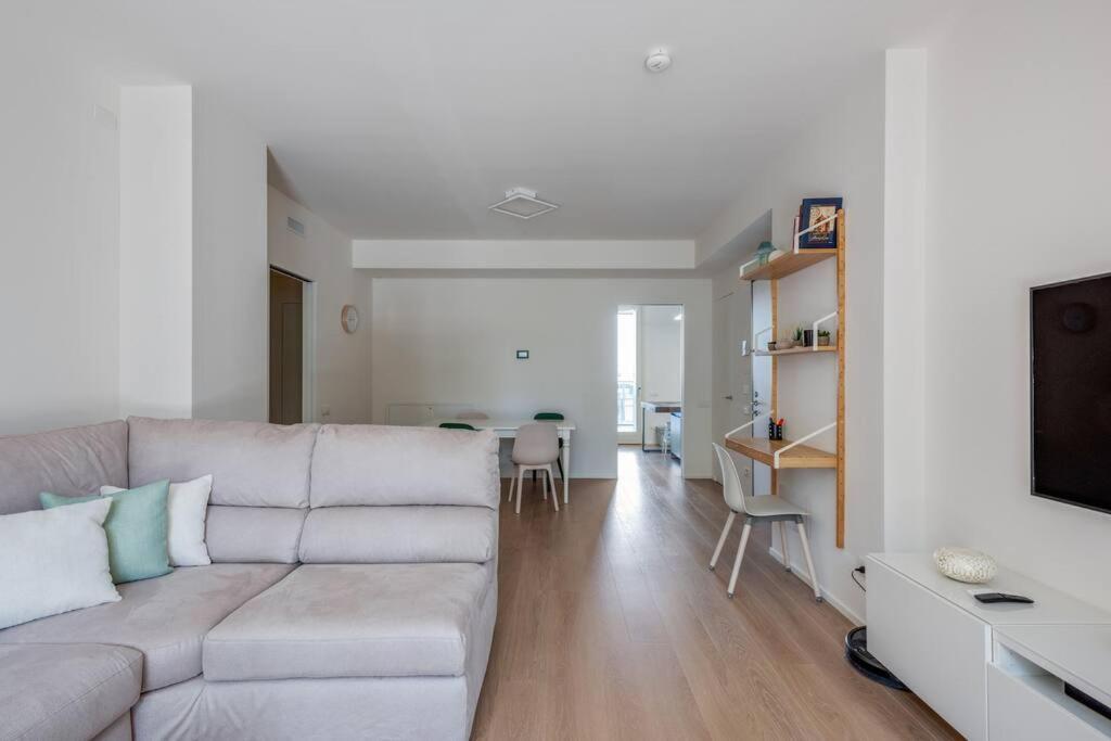 Easylife - Modern And Spacious Apt In Fiera City Life Milán Exterior foto