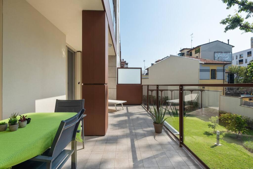 Easylife - Modern And Spacious Apt In Fiera City Life Milán Exterior foto