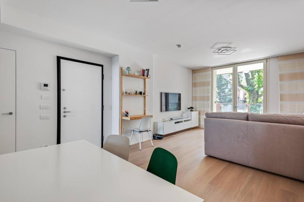 Easylife - Modern And Spacious Apt In Fiera City Life Milán Exterior foto